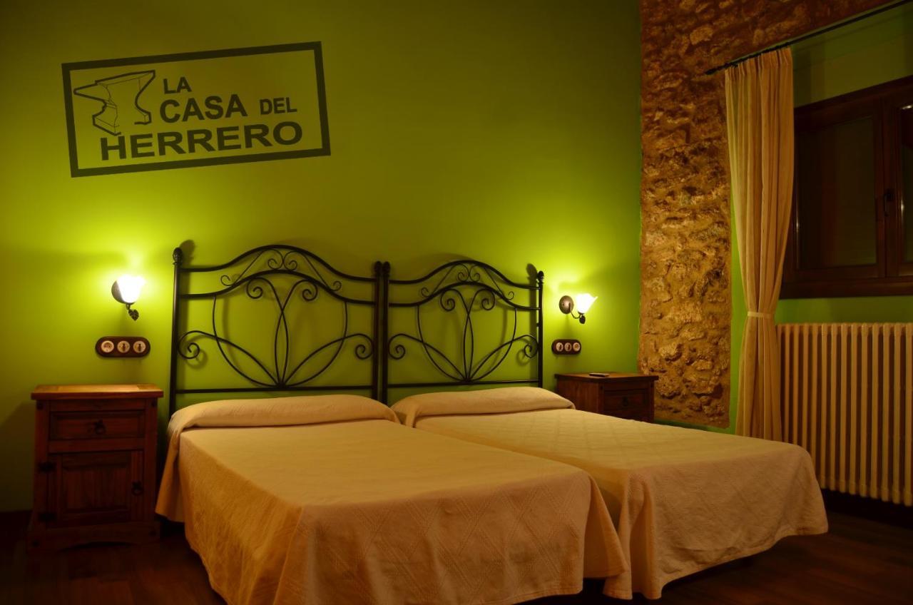 La Casa Del Herrero El Poyo Exterior photo
